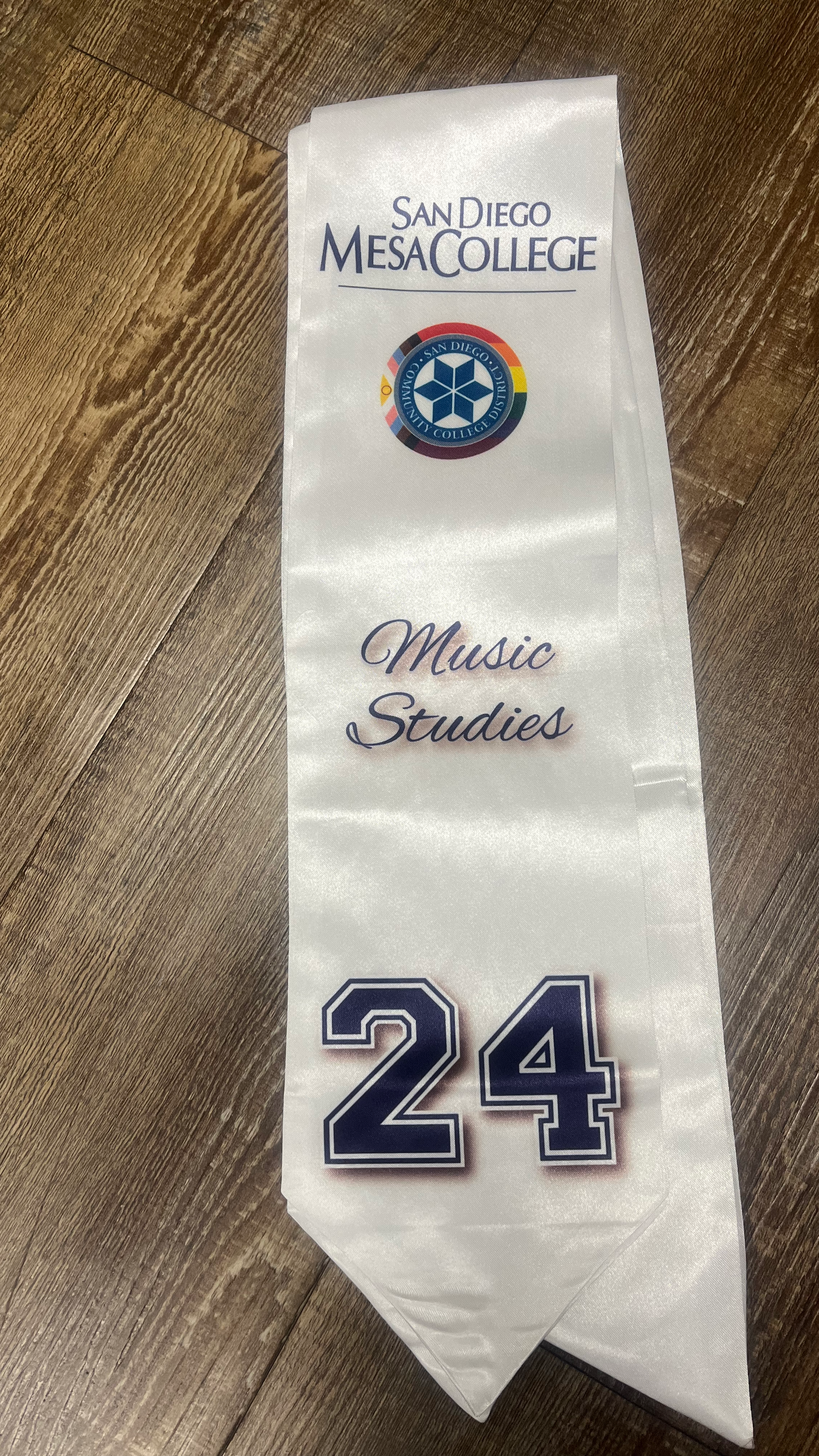 Graduation Stole - White image 2